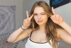 Sava Schultz – Age, Bio, Height, Weight, Boyfriend, Net Worth