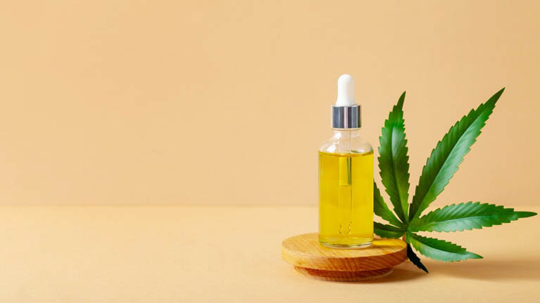 Why Is THC Oil The Perfect Gift For Your Friends This Summer?