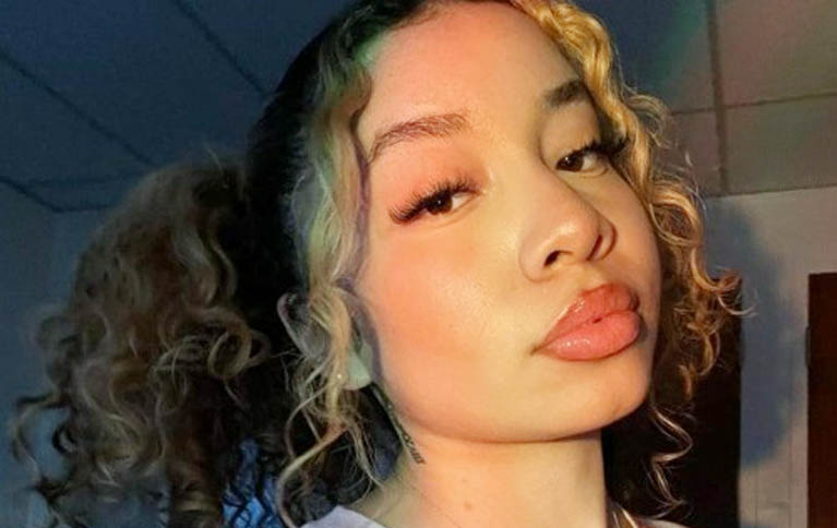 How old is Maya Buckets?