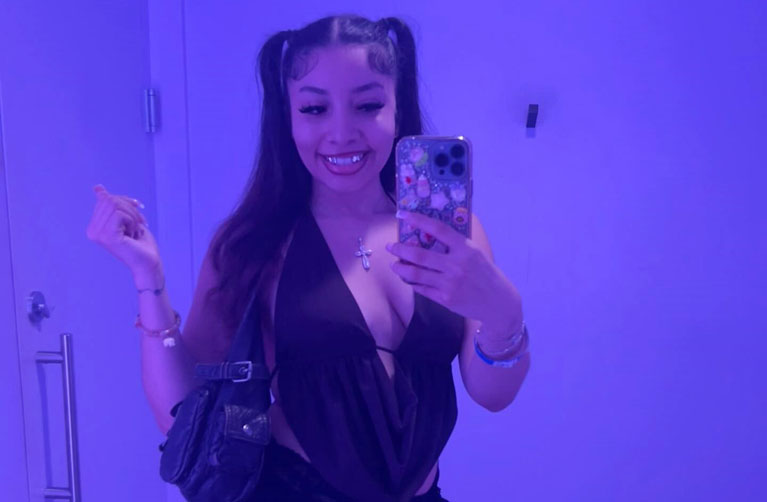 How tall is Maya Buckets?