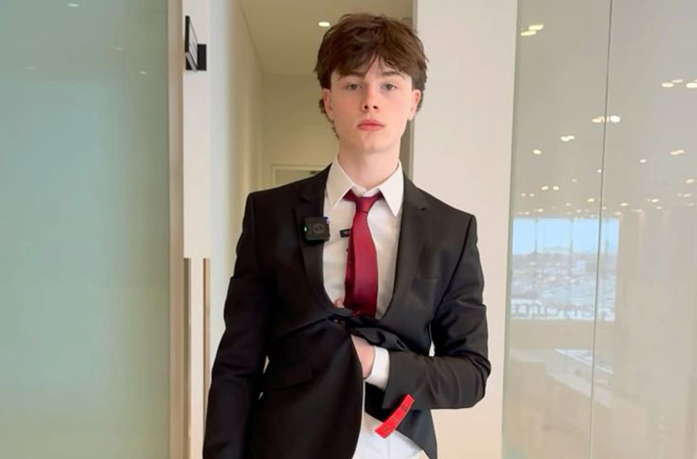 How tall is Noah Risling?
