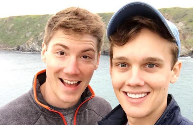 How old is Fielder Jewett?