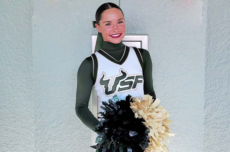 How tall is Delaney Porazinski?